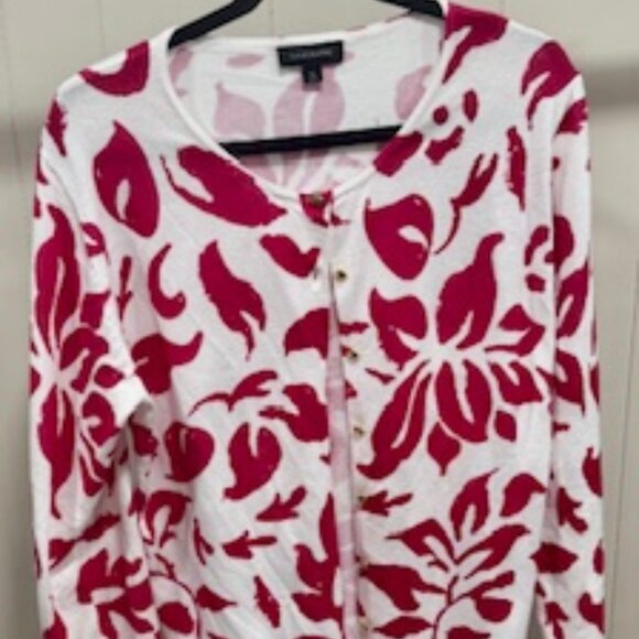 XL White and magenta button floral Sweater - Picture 1 of 2